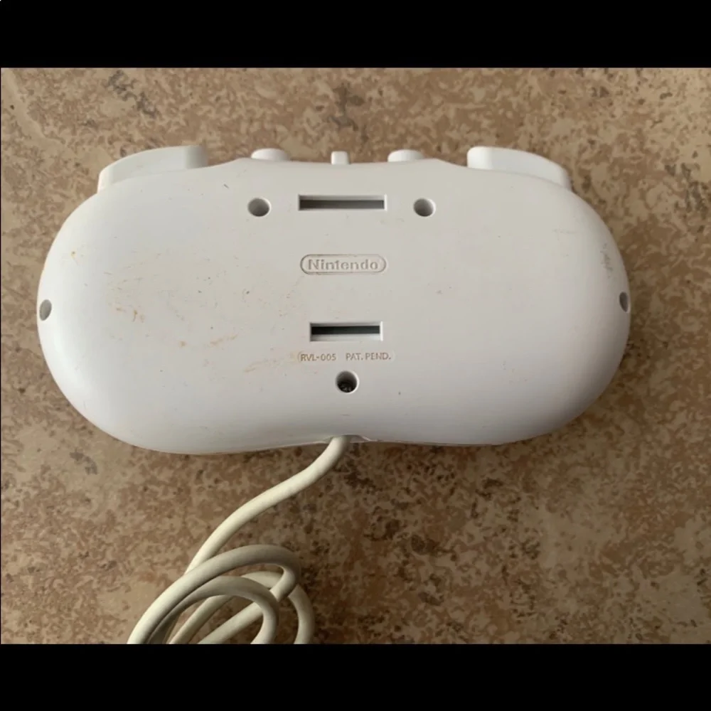 OFFICIAL CLASSIC CONTROLLER | WHITE - NINTENDO WII | USED